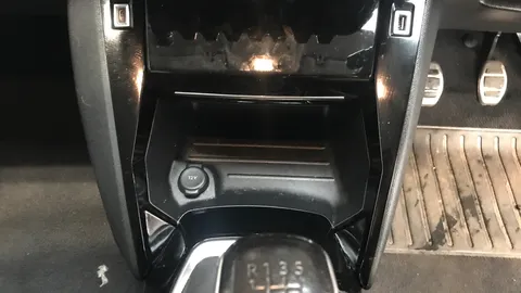 PEUGEOT 208 1.2 PureTech 100 Allure Premium +