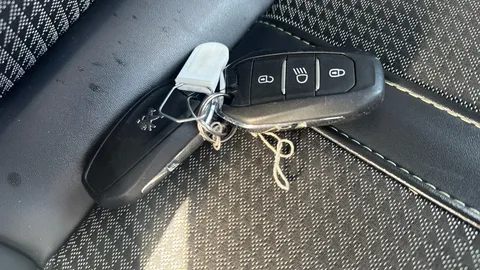 PEUGEOT 208 1.2 PureTech 100 GT EAT8