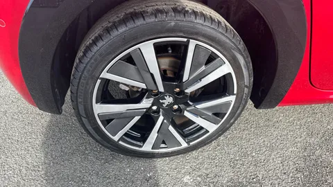 PEUGEOT 208 1.2 PureTech 100 GT EAT8