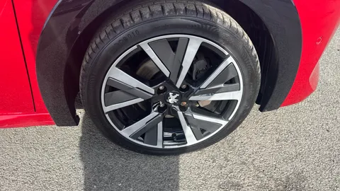 PEUGEOT 208 1.2 PureTech 100 GT EAT8