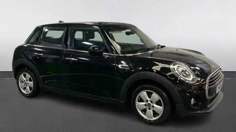 MINI HATCHBACK 1.5 Cooper D II