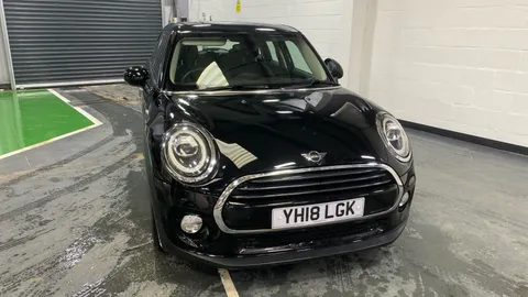 MINI HATCHBACK 1.5 Cooper D II