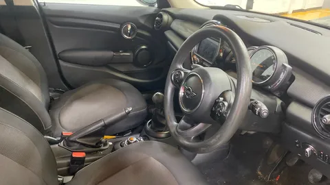 MINI HATCHBACK 1.5 Cooper D II