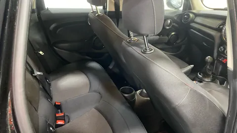 MINI HATCHBACK 1.5 Cooper D II