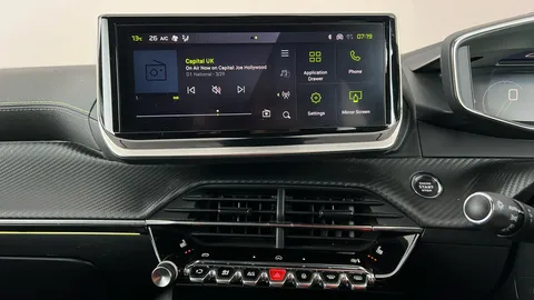 PEUGEOT 2008 1.2 PureTech 130 GT EAT8