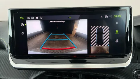 PEUGEOT 2008 1.2 PureTech 130 GT EAT8