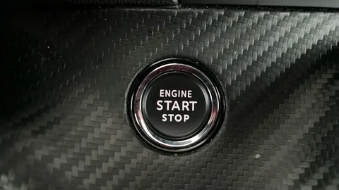 PEUGEOT 2008 1.2 PureTech 130 GT EAT8