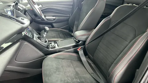 FORD KUGA 2.0 TDCi 180 ST-Line Edition