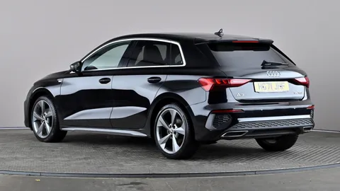 AUDI A3 35 TFSI S Line