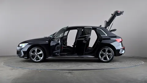 AUDI A3 35 TFSI S Line