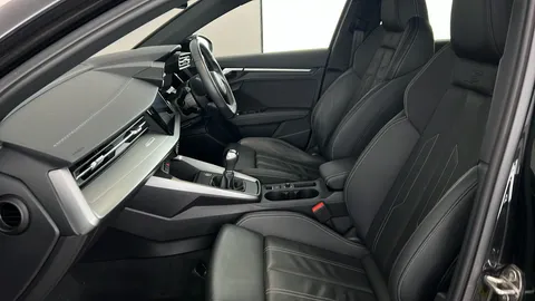 AUDI A3 35 TFSI S Line