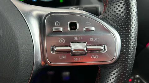 MERCEDES-BENZ EQA EQA 350 4M 215kW AMG Line Premium 66.5kWh Auto