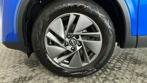 NISSAN QASHQAI 1.3 DiG-T MH Acenta Premium