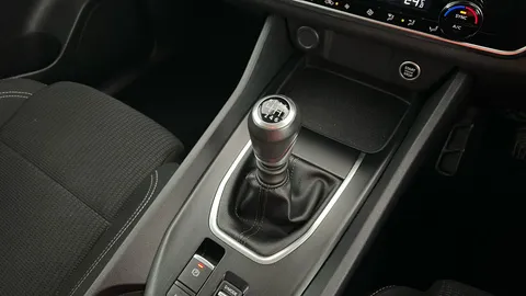 NISSAN QASHQAI 1.3 DiG-T MH Acenta Premium