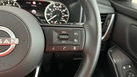 NISSAN QASHQAI 1.3 DiG-T MH Acenta Premium