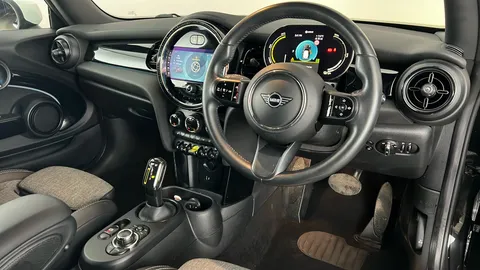 MINI HATCHBACK 135kW Cooper S Level 2 33kWh Auto