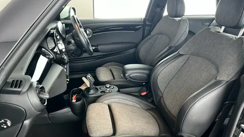 MINI HATCHBACK 135kW Cooper S Level 2 33kWh Auto