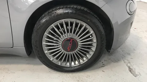 FIAT 500 87kW Red 42kWh Auto