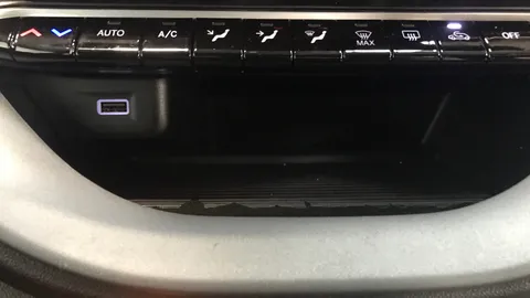 FIAT 500 87kW Red 42kWh Auto