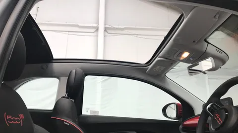 FIAT 500 87kW Red 42kWh Auto