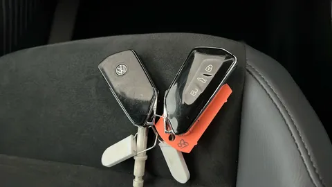 VOLKSWAGEN ID.5 128kW Style Pro 77kWh Auto