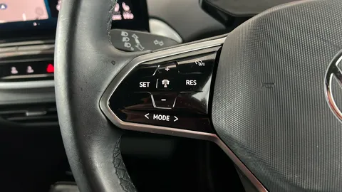 VOLKSWAGEN ID.5 128kW Style Pro 77kWh Auto