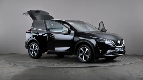 NISSAN QASHQAI 1.3 DiG-T MH 158 N-Connecta [Glass Rf] Xtronic