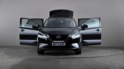 NISSAN QASHQAI 1.3 DiG-T MH 158 N-Connecta [Glass Rf] Xtronic