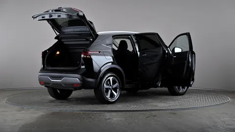 NISSAN QASHQAI 1.3 DiG-T MH 158 N-Connecta [Glass Rf] Xtronic