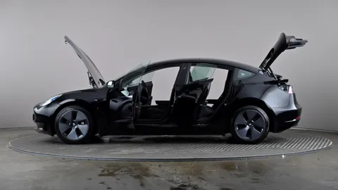 TESLA MODEL 3 Standard Plus Auto