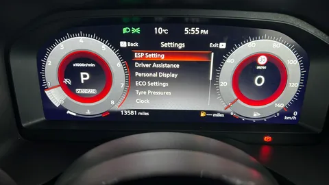 NISSAN QASHQAI 1.3 DiG-T MH 158 N-Connecta [Glass Rf] Xtronic