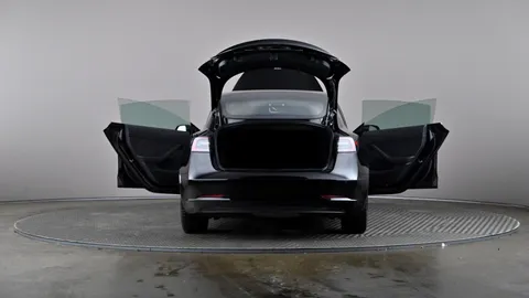 TESLA MODEL 3 Standard Plus Auto