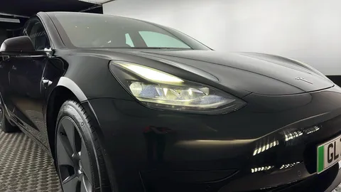 TESLA MODEL 3 Standard Plus Auto