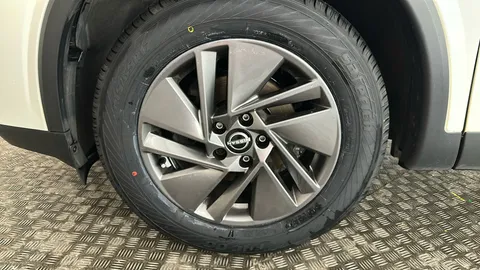 Nissan Qashqai 1.3 DiG-T MH Acenta Premium