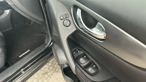 NISSAN QASHQAI 1.2 DiG-T N-Connecta