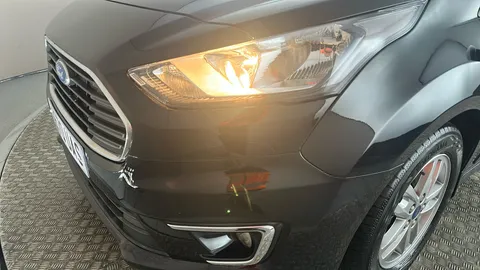 FORD GRAND TOURNEO CONNECT 1.5 EcoBlue 120 Titanium