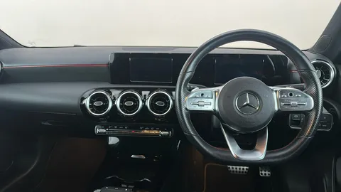 MERCEDES-BENZ A CLASS A220d AMG Line Auto