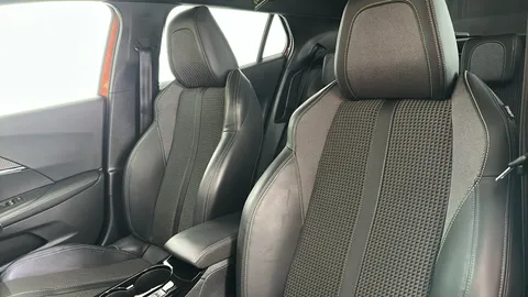 PEUGEOT 2008 100kW GT 50kWh Auto