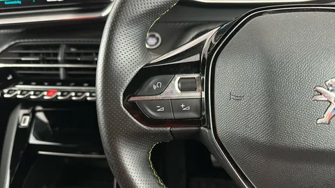 PEUGEOT 2008 100kW GT 50kWh Auto