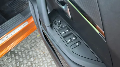 PEUGEOT 2008 100kW GT 50kWh Auto