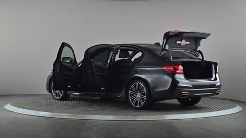 BMW 5 SERIES 520d xDrive M Sport Auto
