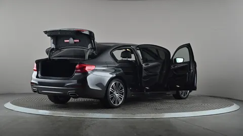 BMW 5 SERIES 520d xDrive M Sport Auto