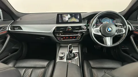 BMW 5 SERIES 520d xDrive M Sport Auto