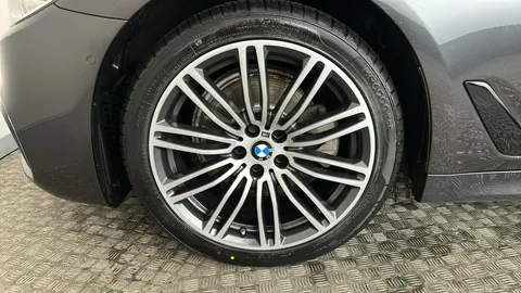 BMW 5 SERIES 520d xDrive M Sport Auto