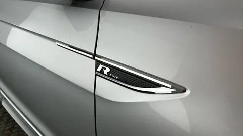 VOLKSWAGEN T-CROSS 1.0 TSI 115 R-Line