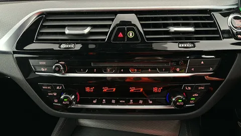 BMW 5 SERIES 520d xDrive M Sport Auto