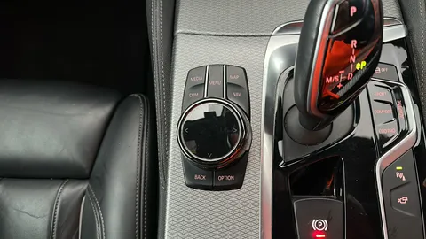 BMW 5 SERIES 520d xDrive M Sport Auto