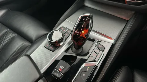 BMW 5 SERIES 520d xDrive M Sport Auto