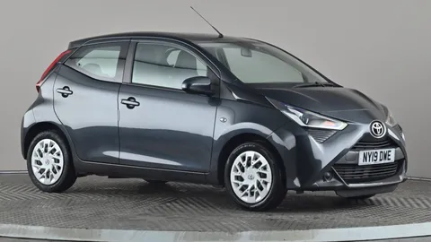 TOYOTA AYGO 1.0 VVT-i X-Play