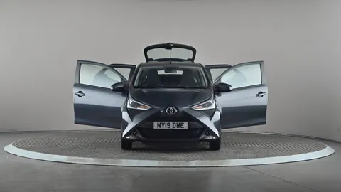 TOYOTA AYGO 1.0 VVT-i X-Play